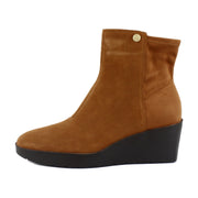 Tan Suede/Stretch