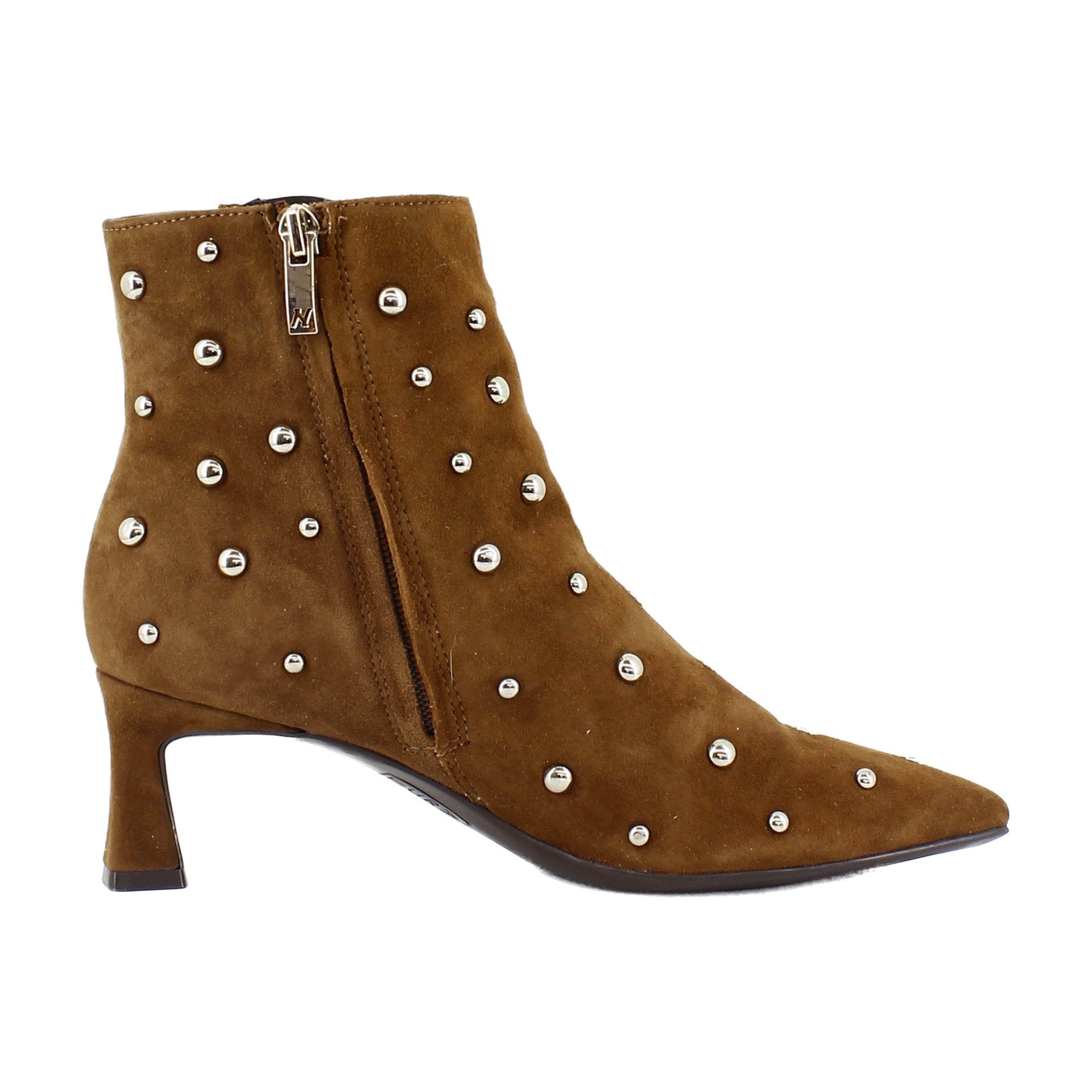 Dark Chestnut Stud