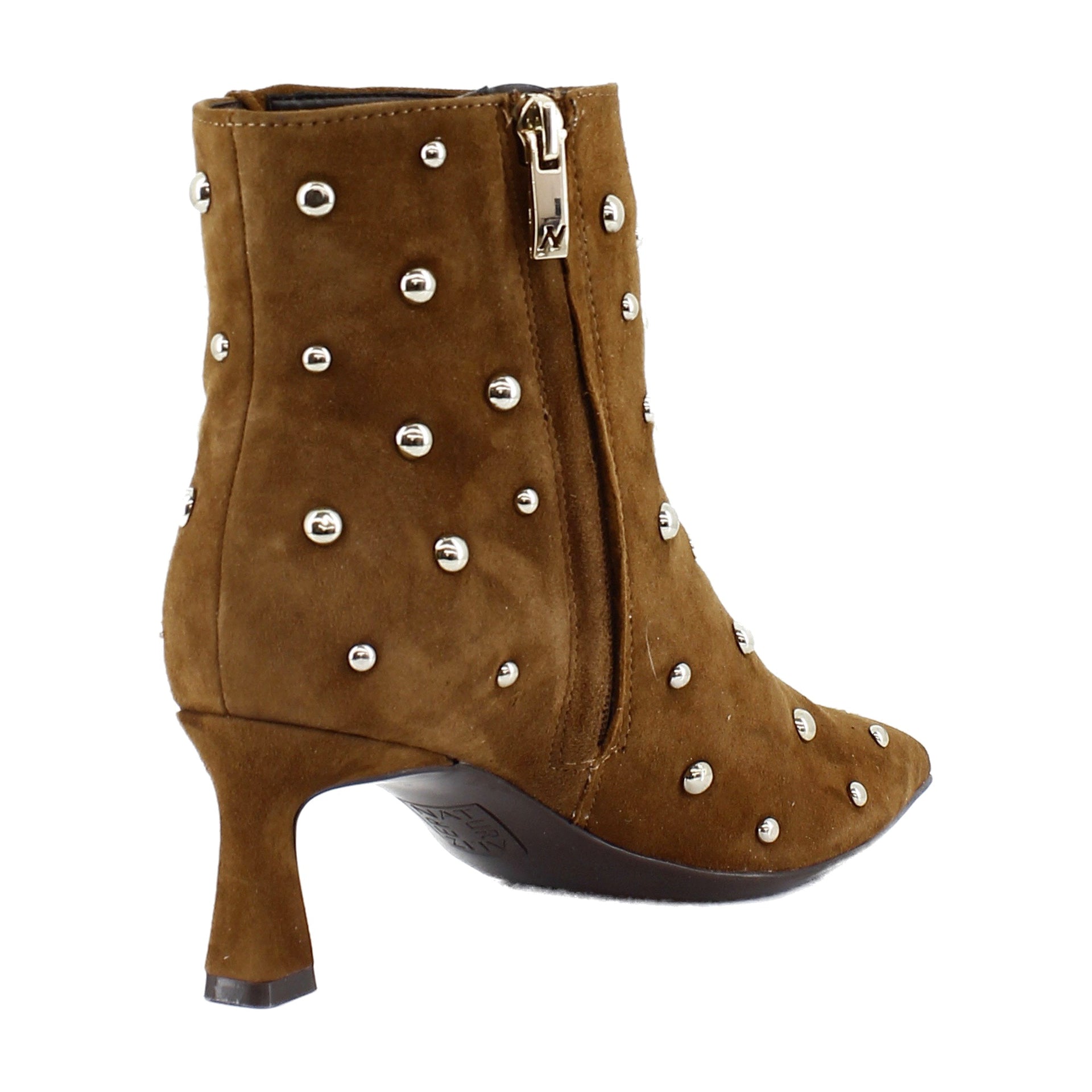 Dark Chestnut Stud