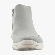 Paloma Grey