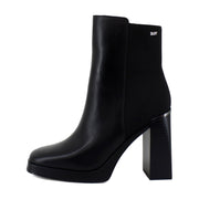 Black/Black