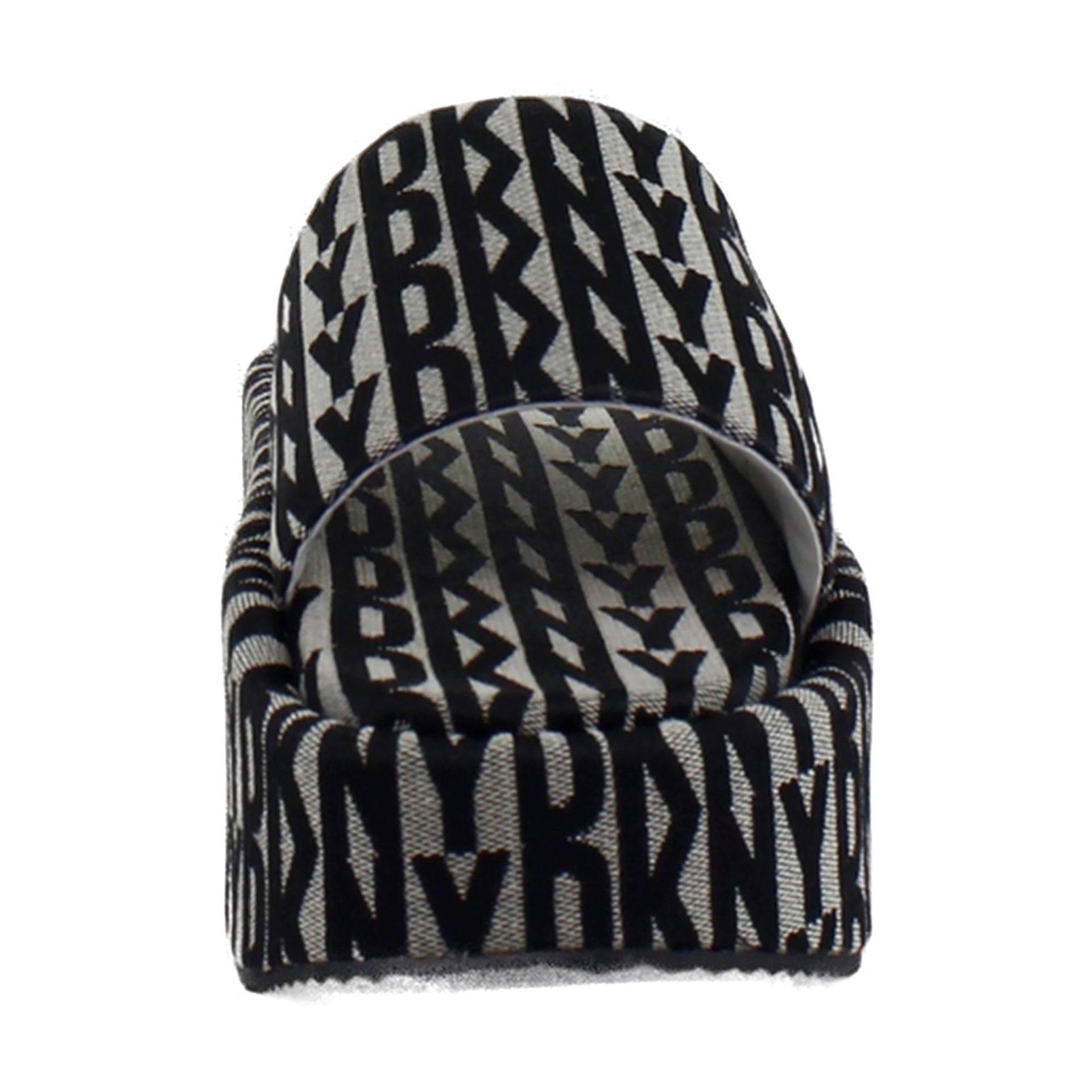 Black/Eggnog